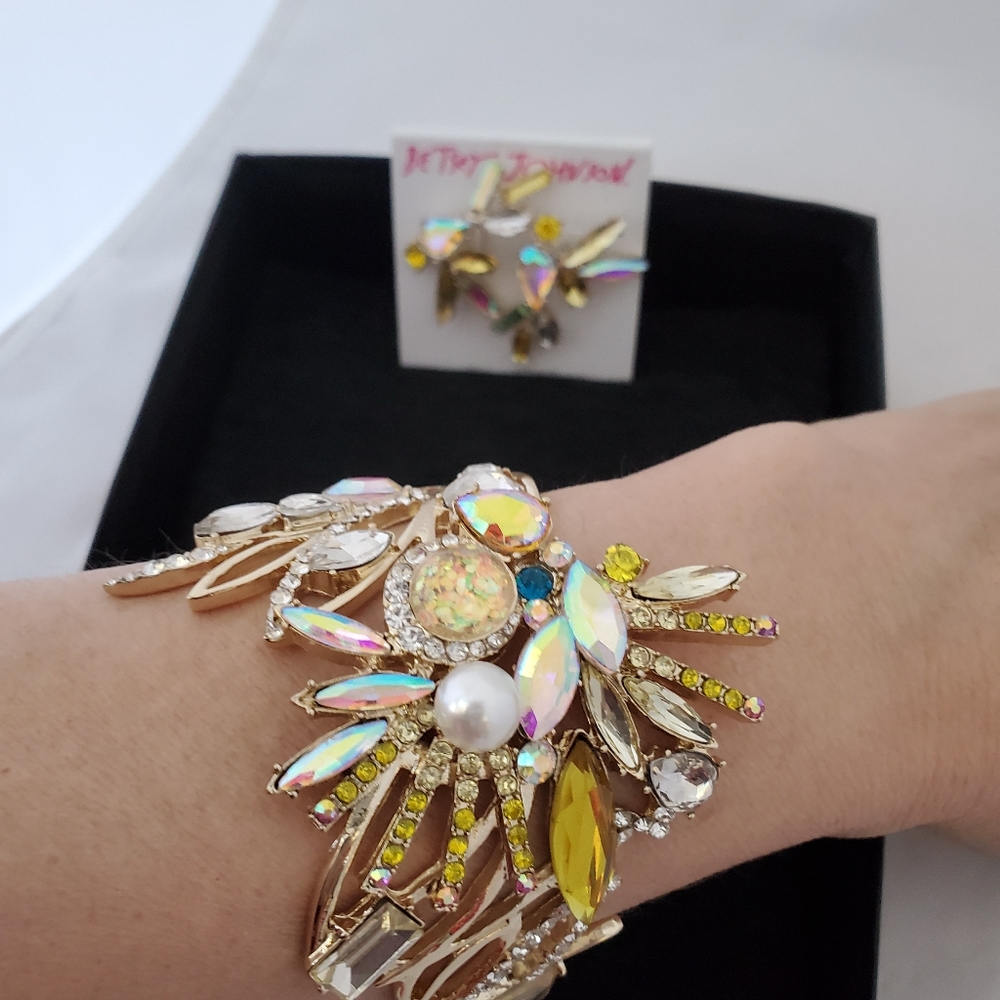 Betsey Johnson jewelry - Picture 4 of 8